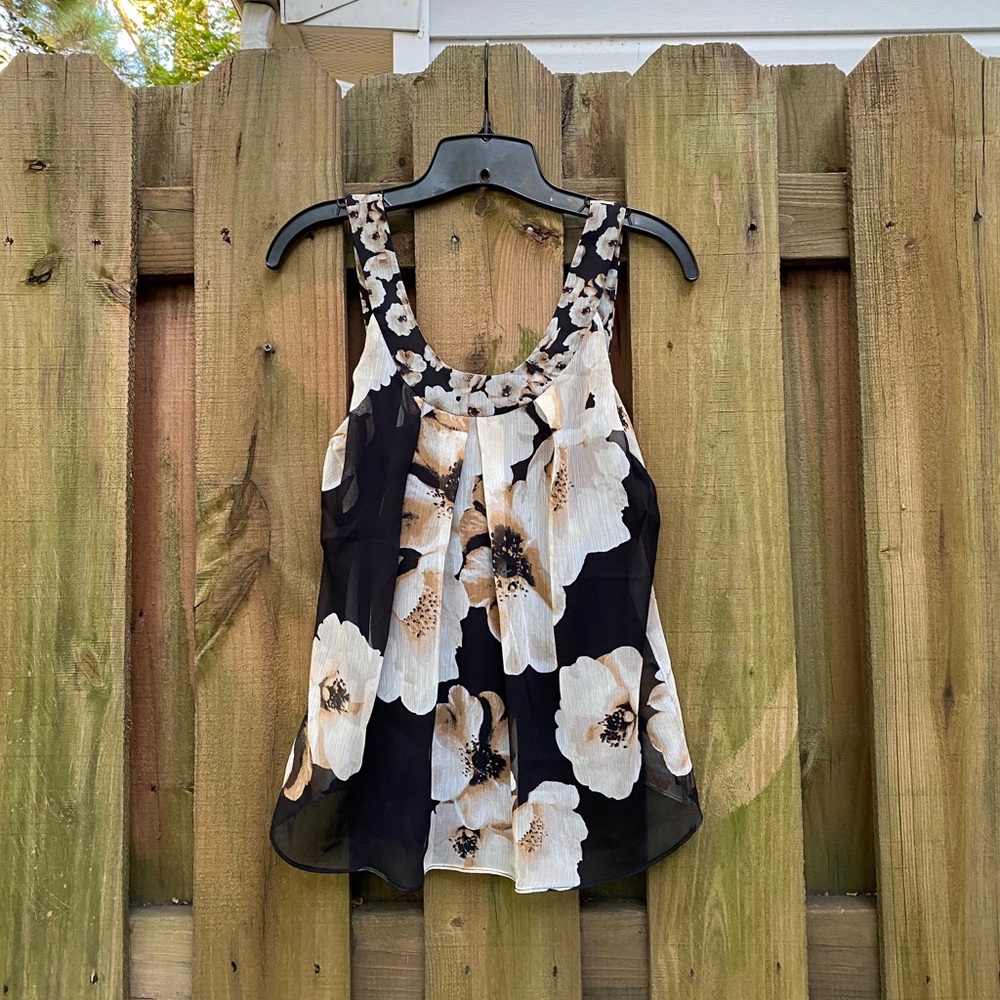 🌼Dressy Floral Tank-Style Blouse🌼